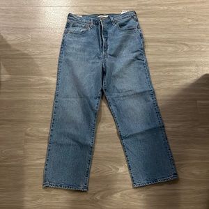 Levi’s Ribcage Straight Jeans